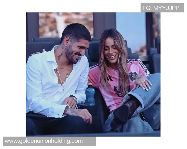 足球明星与妻子侄女的浪漫爱情故事揭示了家庭与事业的完美结合