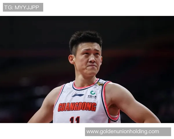 周鹏:从篮球场上的拼搏者到生活中的坚韧榜样,见证奋斗与坚持的力量